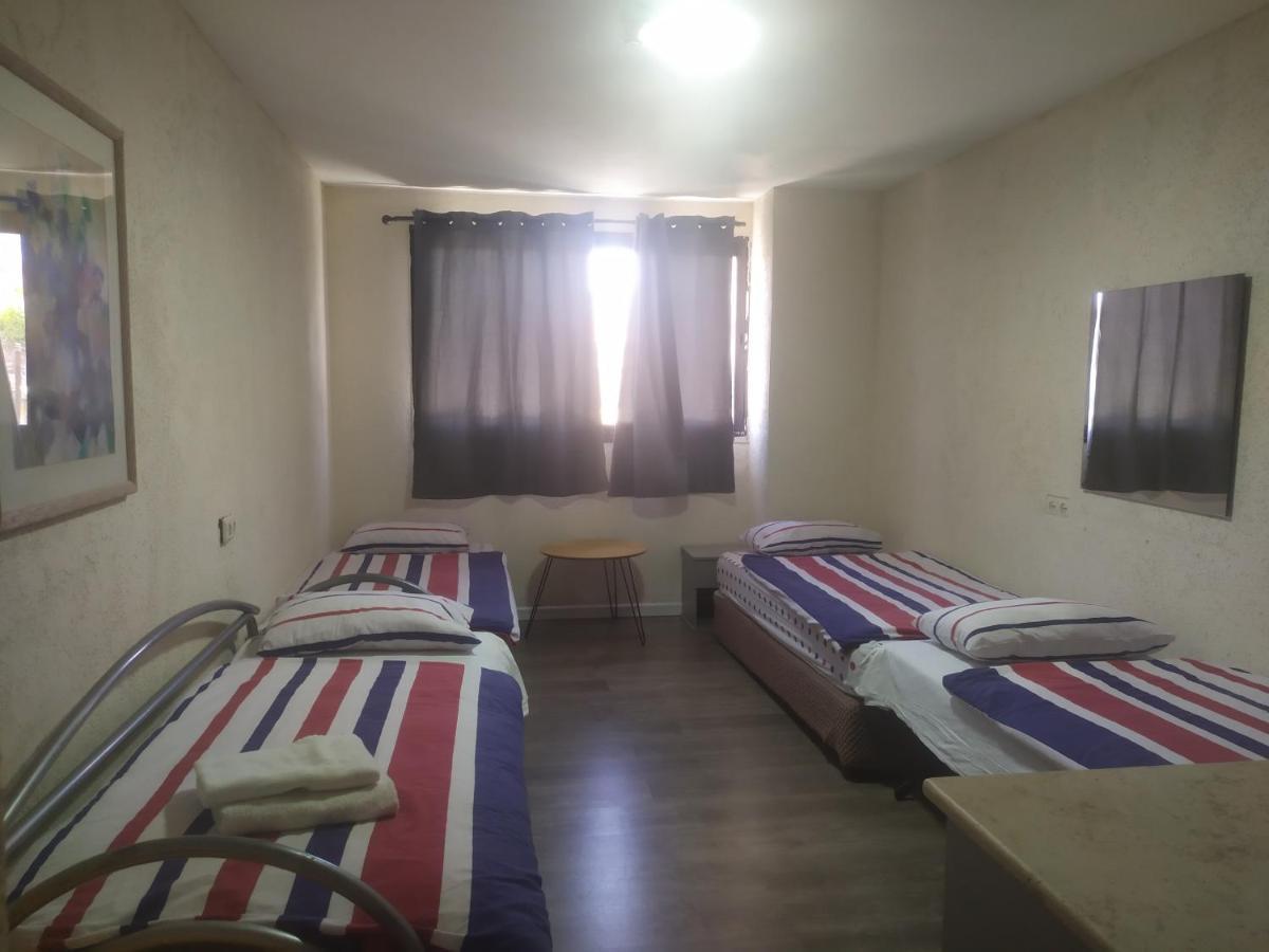 Motel Neve Midbar Eilat Bagian luar foto