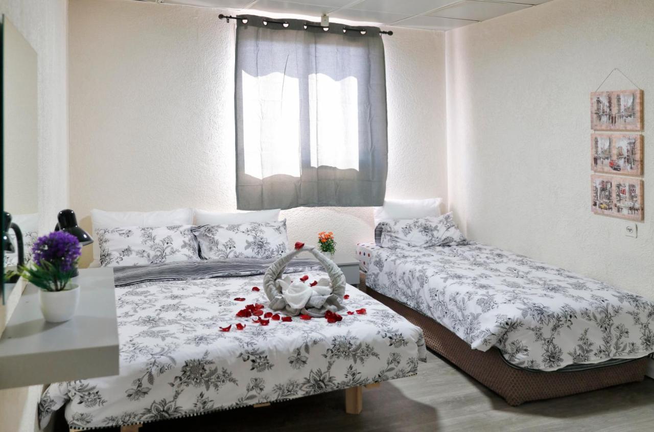 Motel Neve Midbar Eilat Bagian luar foto